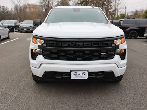 Used 2023 Chevrolet Silverado 1500 Custom image 2