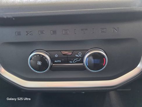 New 2026 Ford Expedition Active image 17