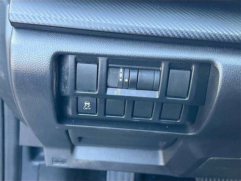 Used 2019 Subaru Impreza 2.0i w/ Eyesight image 10