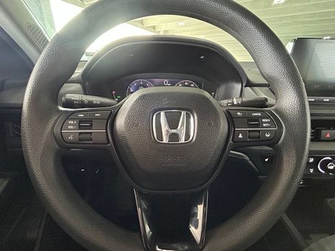 Used 2025 Honda Accord SE image 31