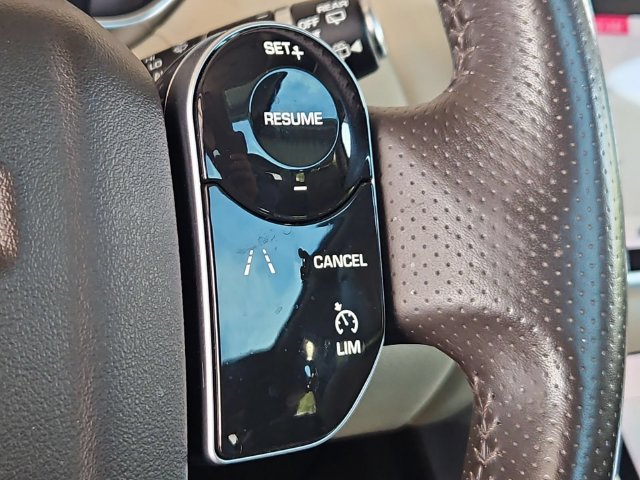 Used 2018 Land Rover Range Rover Sport SE AWD/4WD image 14