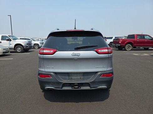 Used 2017 Jeep Cherokee Limited AWD/4WD image 7
