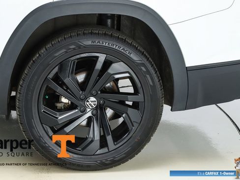 Used 2023 Volkswagen Atlas SE w/ Panoramic Sunroof Package AWD/4WD image 6