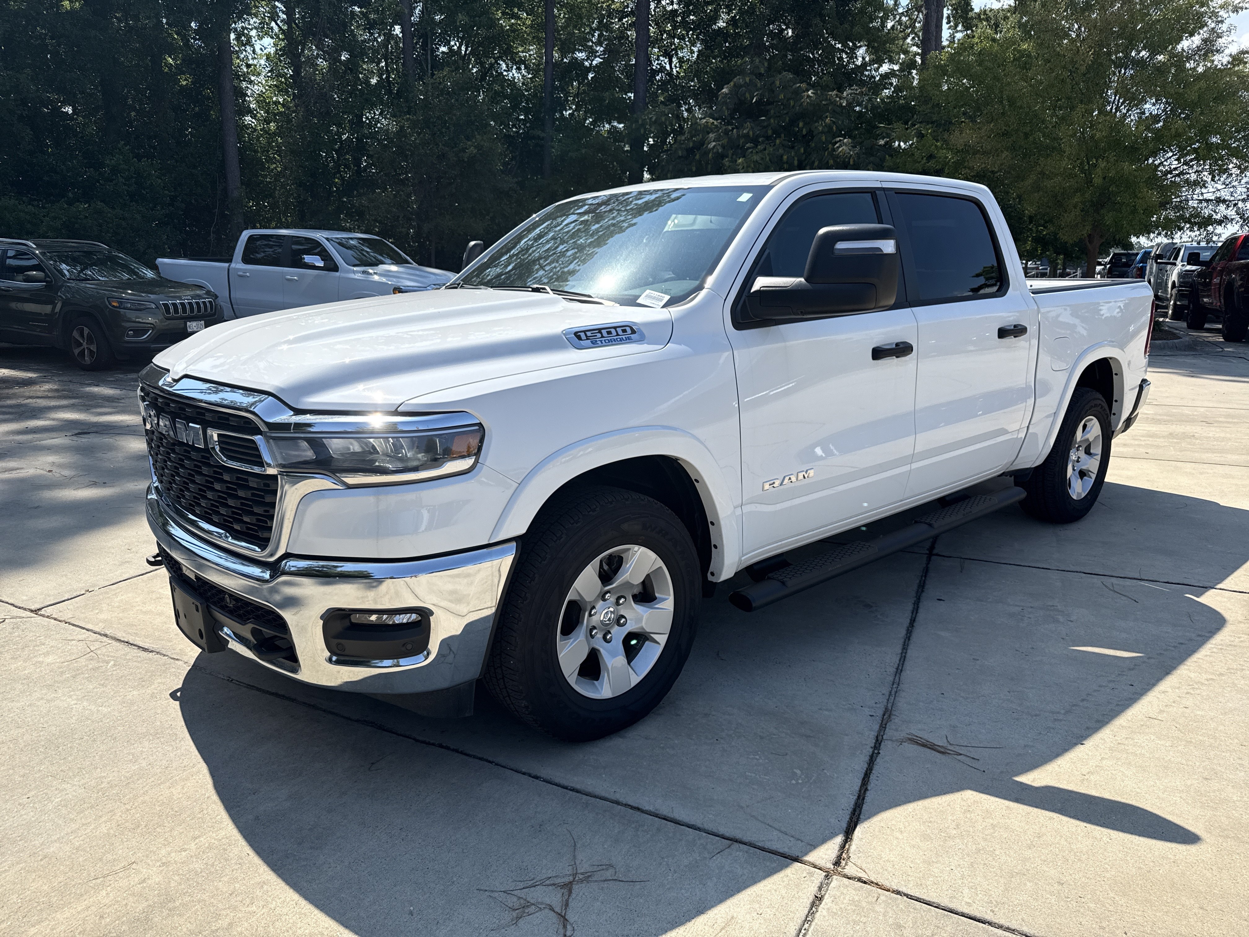 Used 2025 RAM 1500 Big Horn AWD/4WD image 4