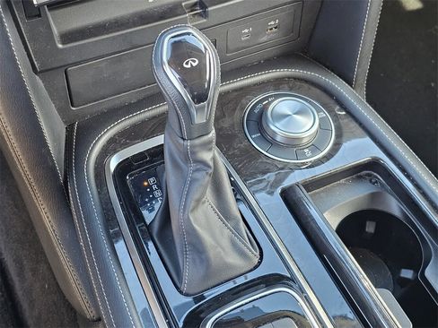 Used 2024 INFINITI QX80 Luxe image 21