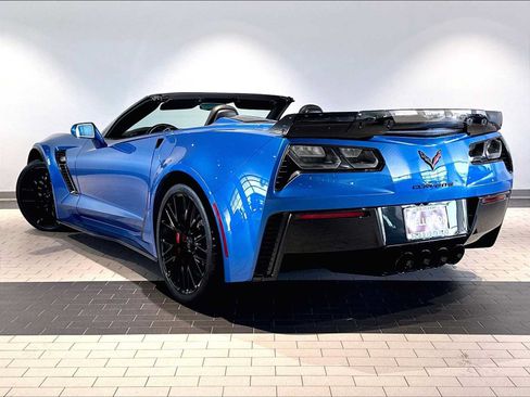 Used 2016 Chevrolet Corvette Z06 w/ Z07 Performance Package RWD image 3
