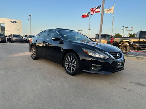 Used 2017 Nissan Altima 2.5 SL w/ 2.5 Technology Package FWD image 7