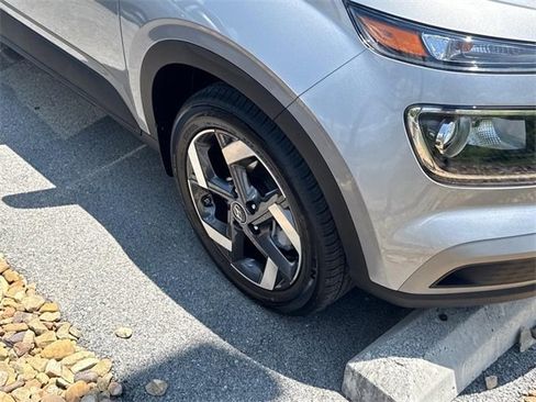 New 2025 Hyundai Venue SEL image 4