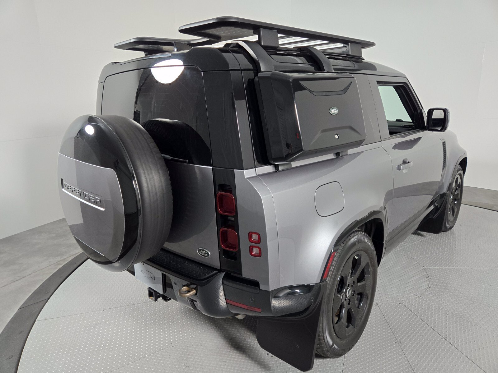 Used 2023 Land Rover Defender 90 X-Dynamic SE AWD/4WD image 2
