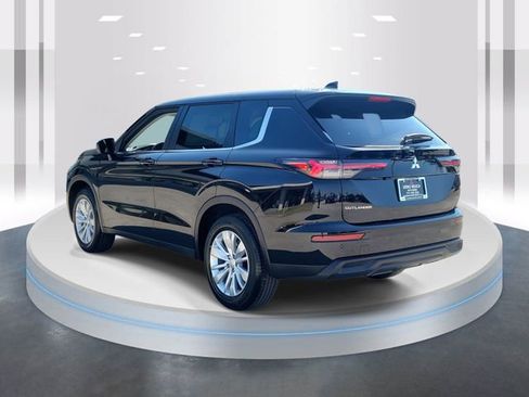 New 2026 Mitsubishi Outlander ES image 4