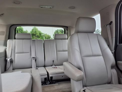 Used 2013 Chevrolet Tahoe LT w/ Luxury Package AWD/4WD image 23
