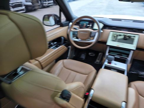 Used 2025 Land Rover Range Rover Long Wheelbase Autobiography AWD/4WD image 43