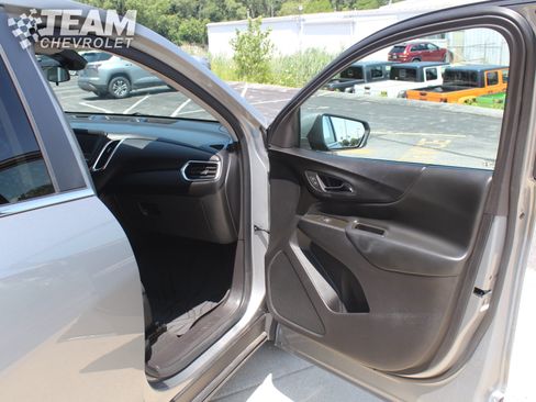 Certified 2024 Chevrolet Equinox LT w/ LPO, Floor Liner Package FWD image 25