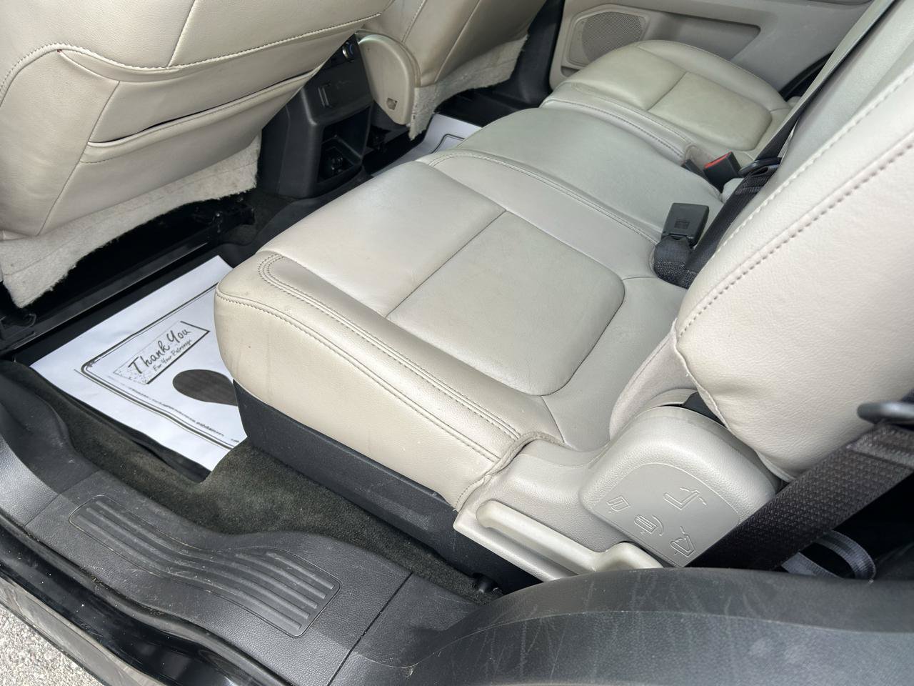 Used 2015 Ford Explorer XLT w/ Equipment Group 202A AWD/4WD image 9