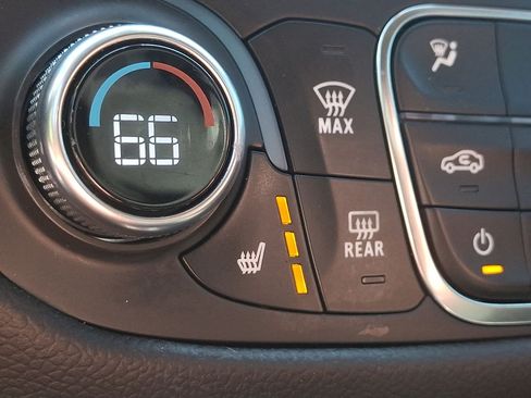 Certified 2024 Chevrolet Equinox LT FWD image 19