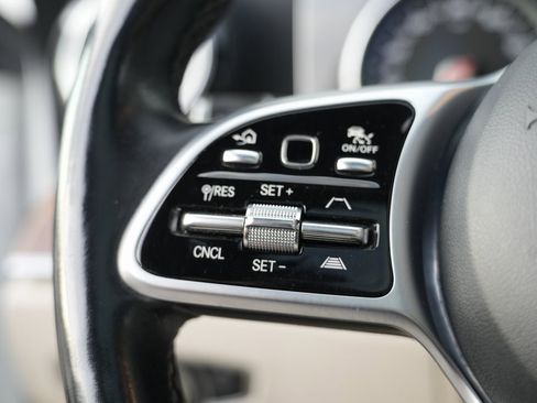 Used 2019 Mercedes-Benz E 300 4MATIC image 45