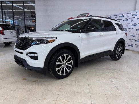 Certified 2023 Ford Explorer ST-Line AWD/4WD image 3