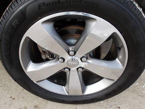 Used 2014 Jeep Grand Cherokee Limited w/ Luxury Group II image 31