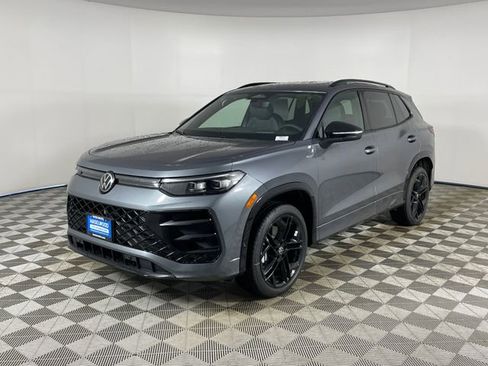 New 2026 Volkswagen Tiguan SE R-Line AWD/4WD image 1