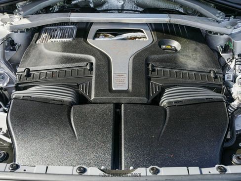 Used 2021 Aston Martin DBX AWD/4WD image 16