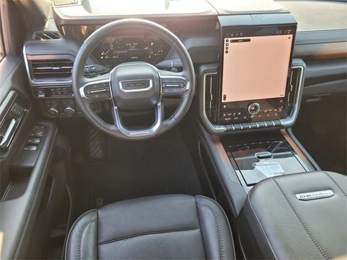 Used 2025 GMC Yukon Denali image 15