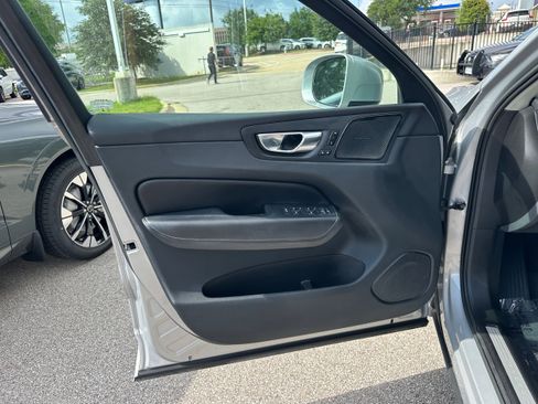 Certified 2023 Volvo XC60 B5 Ultimate w/ Climate Package image 21