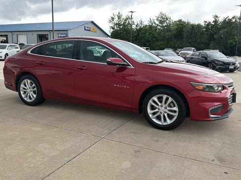 Used 2017 Chevrolet Malibu LT FWD image 11
