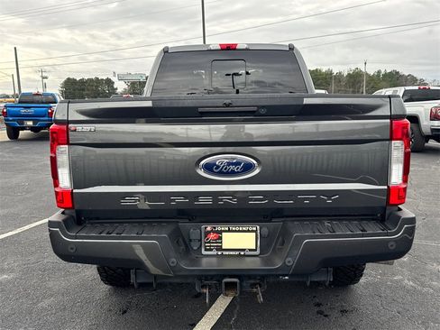 Used 2019 Ford F350 Lariat image 7