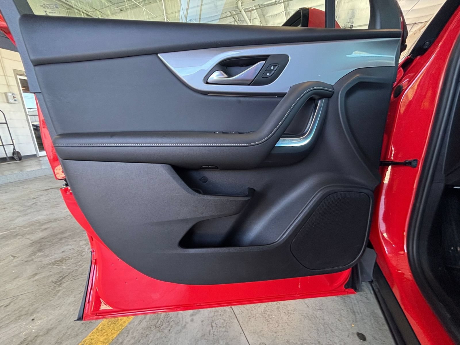 Used 2026 Chevrolet Blazer LT FWD image 18