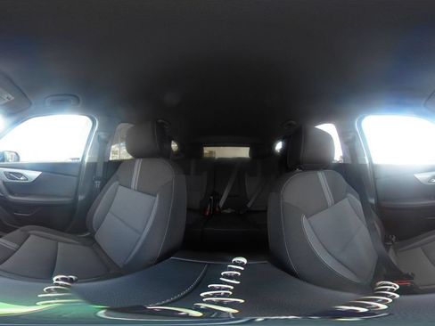 Used 2025 Chevrolet Blazer LT FWD image 37
