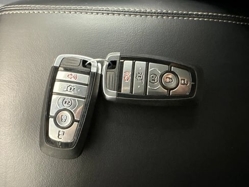 Used 2024 Ford Explorer XLT w/ Equipment Group 202A RWD image 30