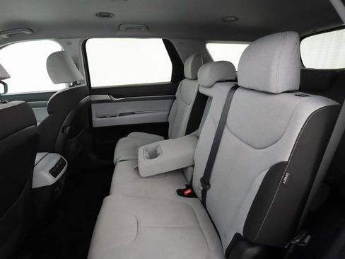 Used 2023 Hyundai Palisade SE image 17