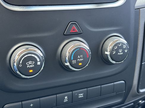 Used 2015 RAM 1500 Express AWD/4WD image 25