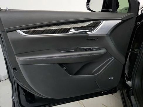 Certified 2020 Cadillac XT6 Premium Luxury image 11