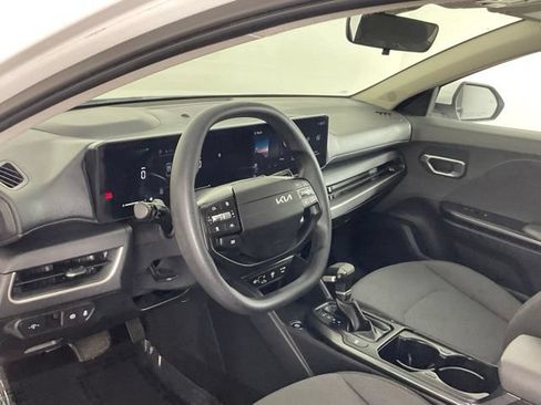Used 2025 Kia K4 FWD image 11