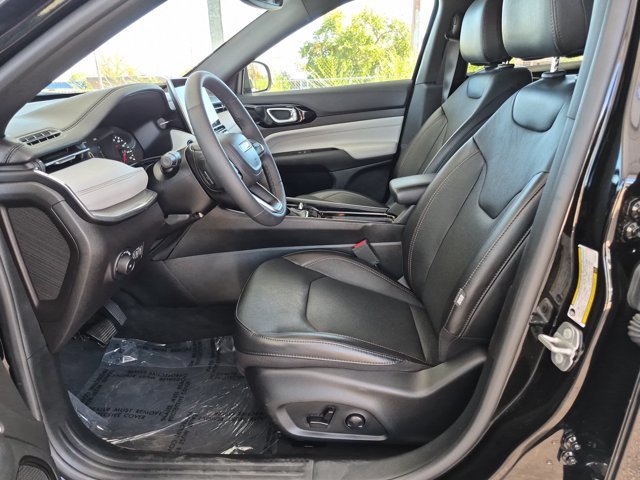 Used 2023 Jeep Compass Limited AWD/4WD image 15