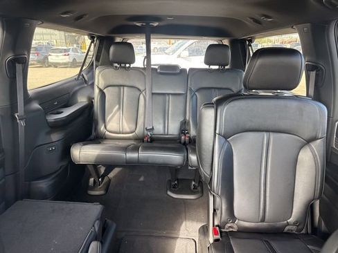 Used 2024 Jeep Wagoneer L Series II w/ Convenience Group I AWD/4WD image 10