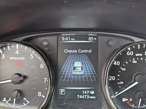 Used 2017 Nissan Rogue SV FWD image 9