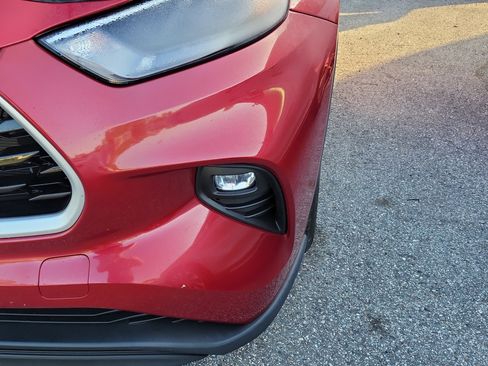 Used 2023 Toyota Highlander XLE image 4