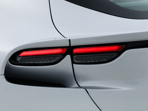 Certified 2024 Ferrari Purosangue image 18