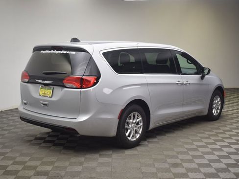 New 2026 Chrysler Voyager LX image 5