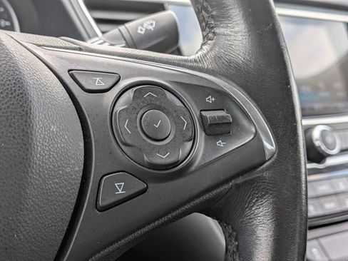 Used 2017 Buick LaCrosse Essence FWD image 23