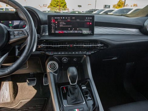 Used 2024 Alfa Romeo Tonale Veloce image 15