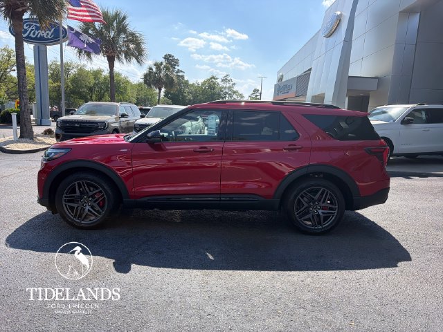 New 2026 Ford Explorer ST-Line w/ ST-Line Street Pack RWD image 4