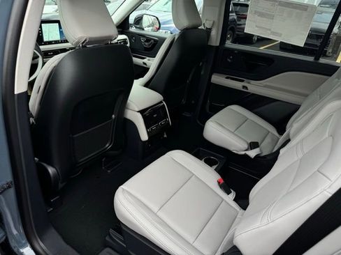 New 2026 Lincoln Aviator AWD image 22