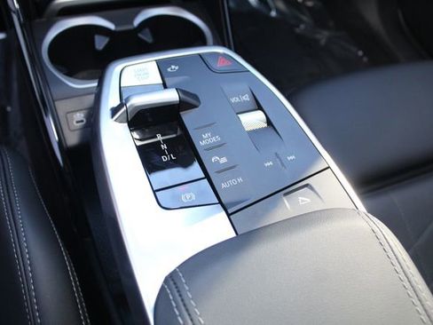 Used 2025 BMW X2 xDrive28i w/ Convenience Package image 15