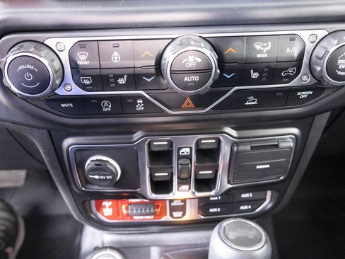 Used 2022 Jeep Wrangler Unlimited Rubicon w/ LED Lighting Group image 27