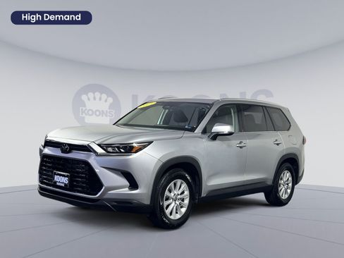 Used 2025 Toyota Grand Highlander FWD image 1