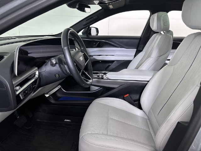 Used 2024 Cadillac Lyriq Luxury AWD/4WD image 20
