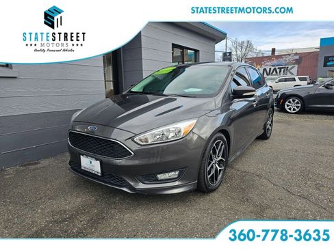 Used 2017 Ford Focus SE w/ SE Sport Package image 1